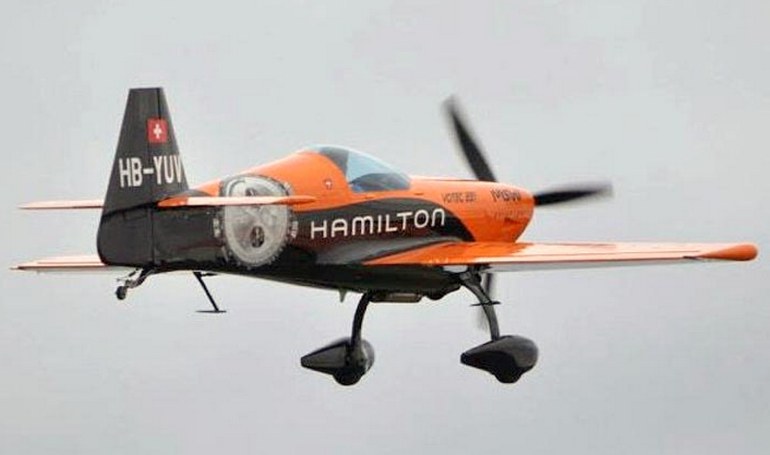 V221 image