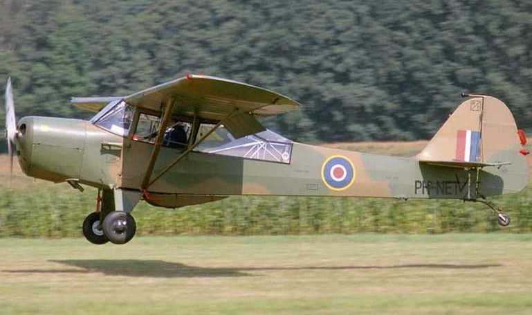 AUSTER Auster 5 AUSTER Auster 5 Alpha AUSTER J TAYLORCRAFT (2) Auster 5 TAYLORCRAFT (2) Auster 5 Alpha TAYLORCRAFT (2) J AUS5 aircraft photograph
