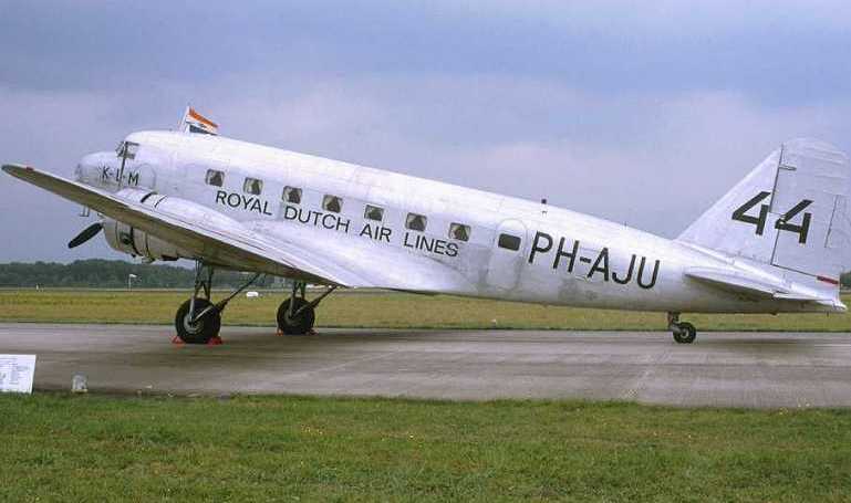 DOUGLAS DC-2 DC2 aircraft photograph