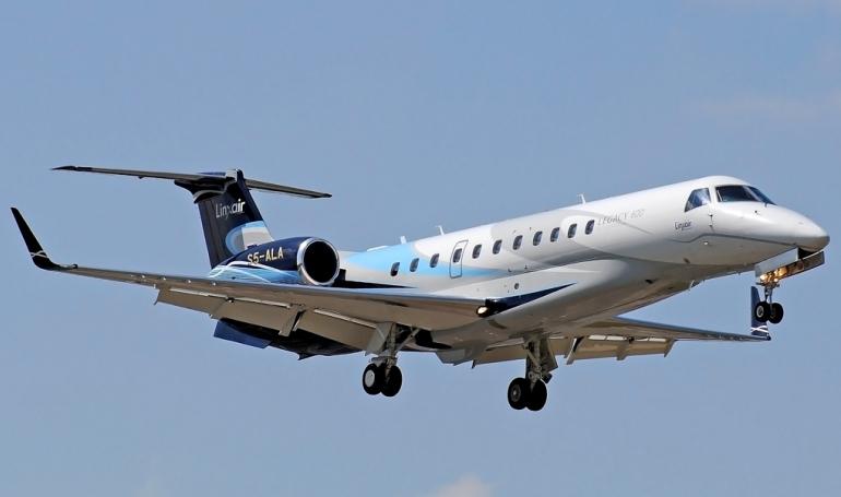 EMBRAER EMB-135BJ Legacy EMBRAER EMB-135BJ Legacy 600 EMBRAER EMB-135BJ Legacy 650 EMBRAER VC-99B Legacy EMBRAER VC-99B Legacy 600 HARBIN EMB-135BJ Legacy 650 E35L aircraft photograph