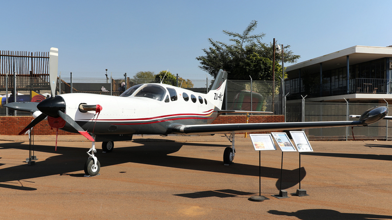 FALCON AIR Falcon 421 F421 aircraft photograph