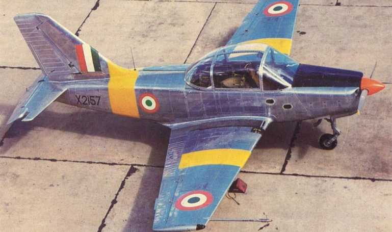 HINDUSTAN HPT-32 Deepak HT32 aircraft photograph