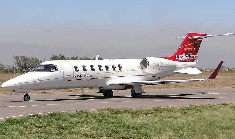 LEARJET 40 LJ40 aircraft photograph