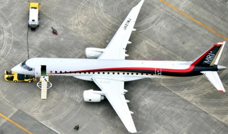 MITSUBISHI MRJ-70 MRJ7 aircraft photograph