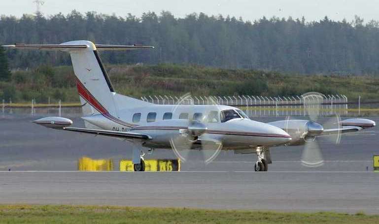 PIPER PA-42-1000 Cheyenne 400 PAY4 aircraft photograph