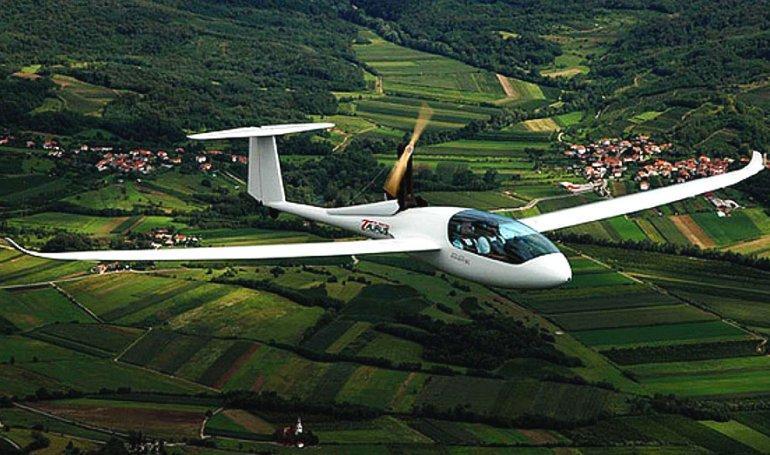PIPISTREL Taurus Electro G2 PIPISTREL Taurus Electro PITE aircraft photograph