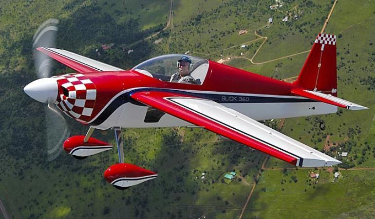 SLICK 360 SLK3 aircraft photograph