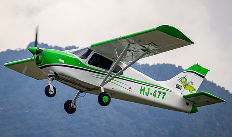 IBIS (2) Urraco IBIS (2) Arrow URRA aircraft photograph